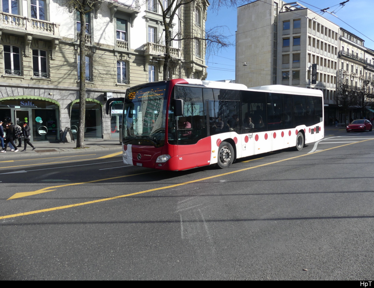 tpf - Mercedes Citaro Nr.41  FR 300294 unterwegs in der Stadt Freiburg am 18.02.2023