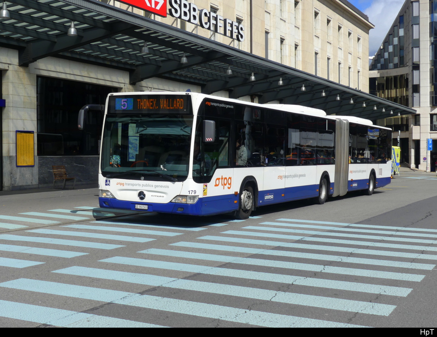 tpg - Mercedes Citaro Nr.179  GE 960563 unterwegs auf der Linie 5 in der Stadt Genf am 24.03.2024