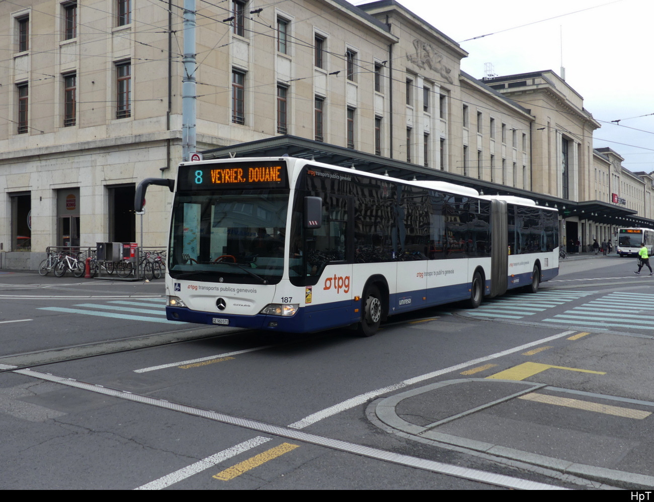 tpg - Mercedes Citaro Nr.187 unterwegs in der Stadt Genf am 16.04.2023