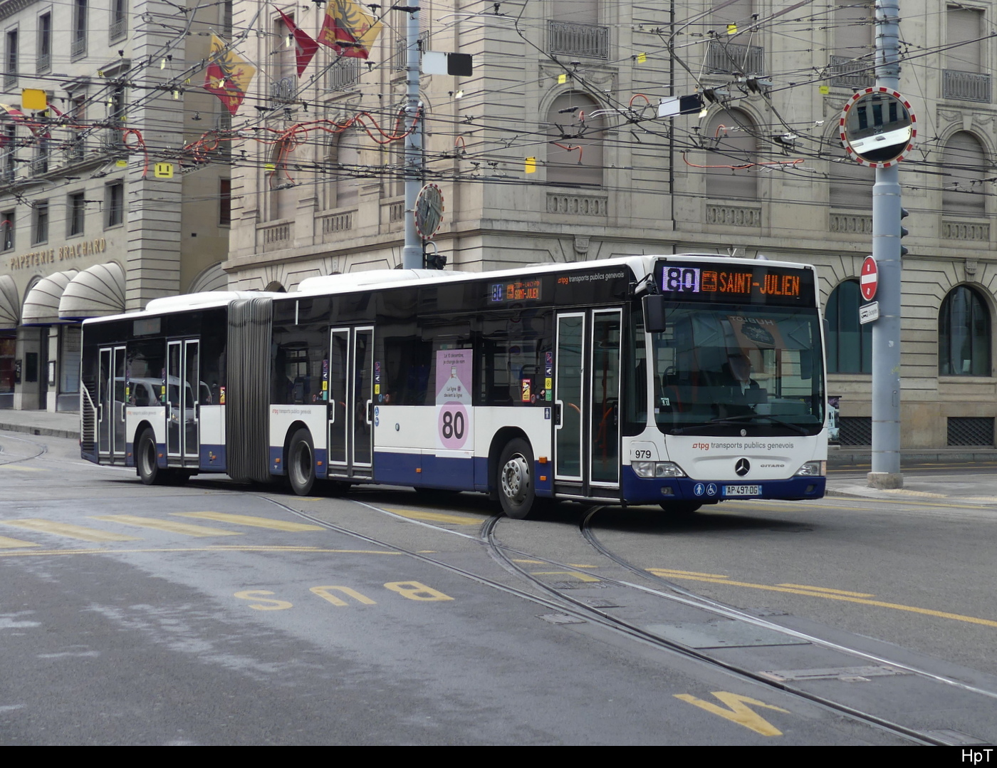 tpg - Mercedes Citaro Nr.979  AP-497-OG unterwegs auf der Linie 80 in der Stadt Genf am 24.03.2024