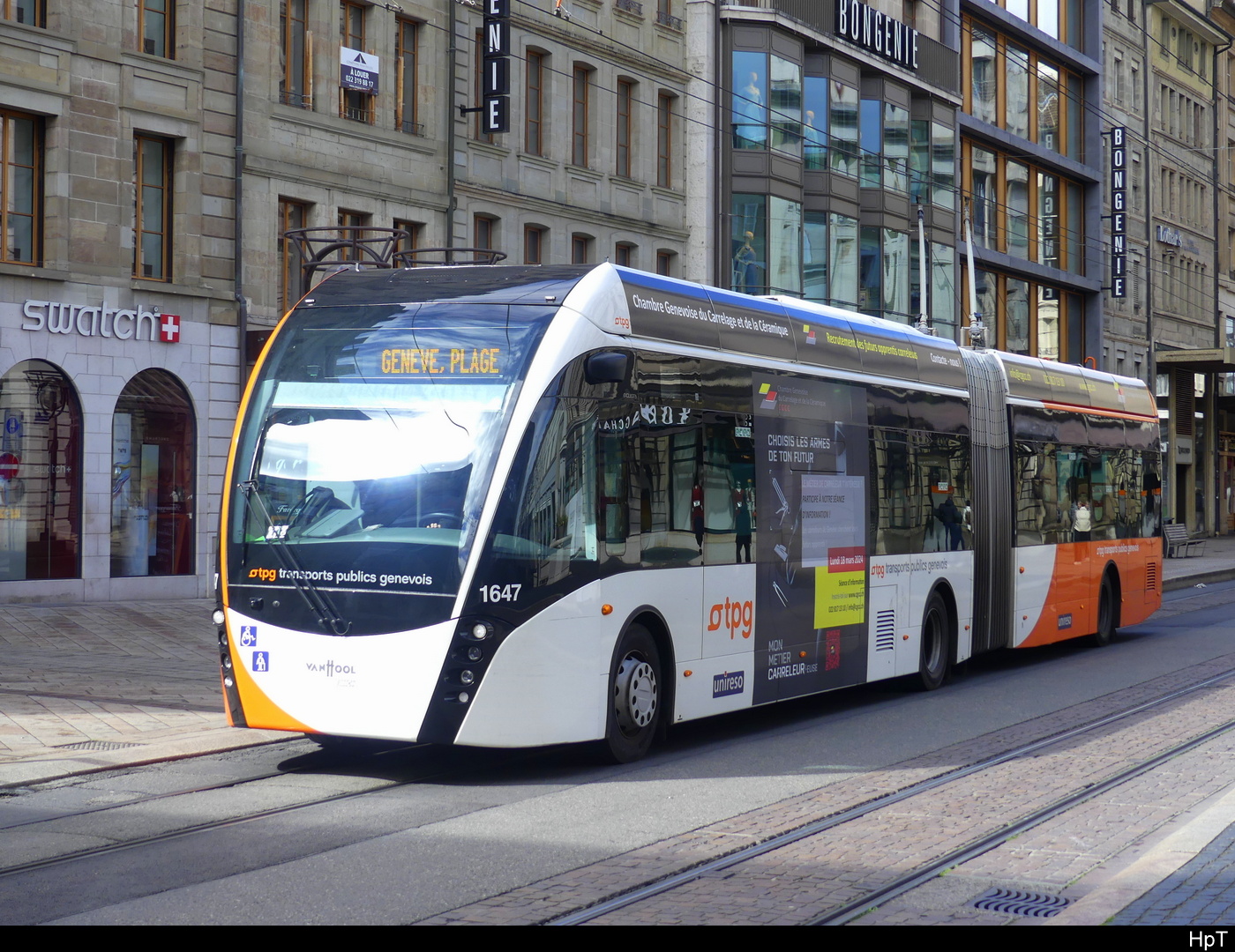 tpg - VanHool Trolleybus Nr.1647 unterwegs in der Stadt Genf am 24.03.2024
