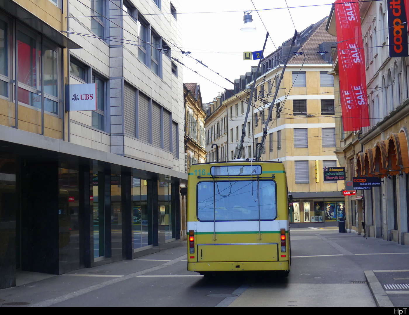 TransN - Auf Abschiedsfahrt der Vertreter Seiner Art der NAW Trolleybus Nr.116 Offiziell zu Letzen mal unterwegs auf einer Extrafahrt durch die ganze Stadt Neuchâtel und Nachbargemeinden die an das Trolleybus Netz angeschlossen sind am 28.01.2024 --- und Tschüss