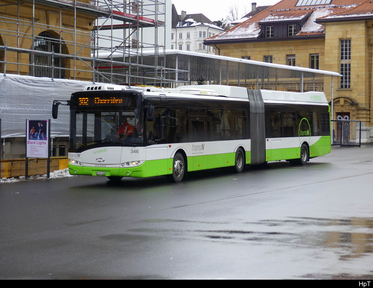 TransN La Chaux de Fonds - Solaris Urbino Hybrid Nr.346  NE 145346 unterwegs auf der Linie 302 in La Chaux de Fonds am 2023.12.09