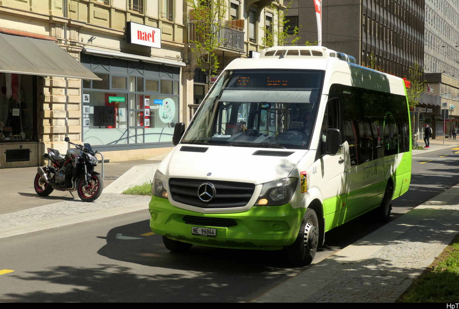 TransN - Mercedes Sprinter  Nr.44 unterwegs in La Chaux de Fonds am 09.05.206