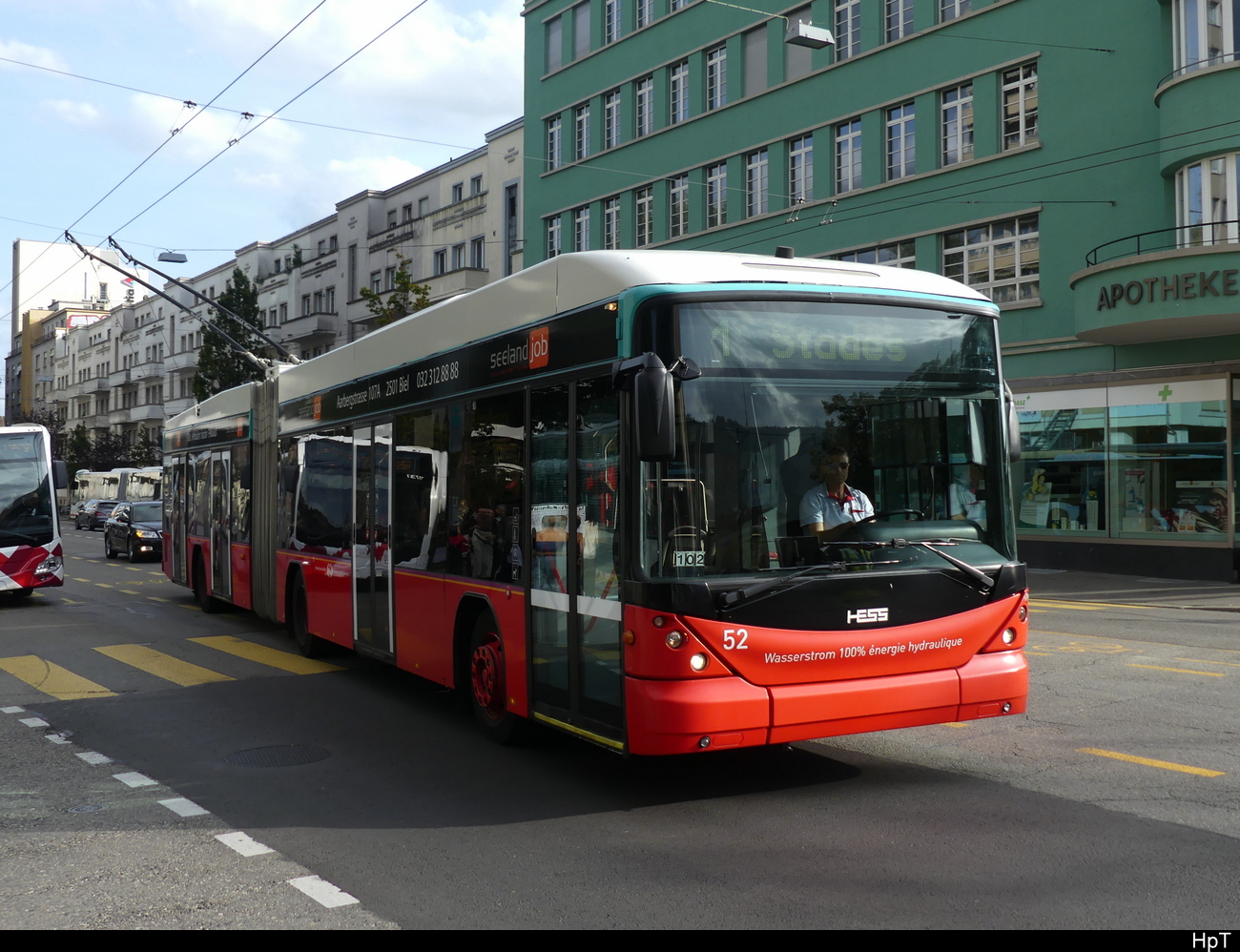 VB Biel - Hess Trolleybus Nr.52 unterwegs auf der Linie 1 in Biel am 30.09.2023