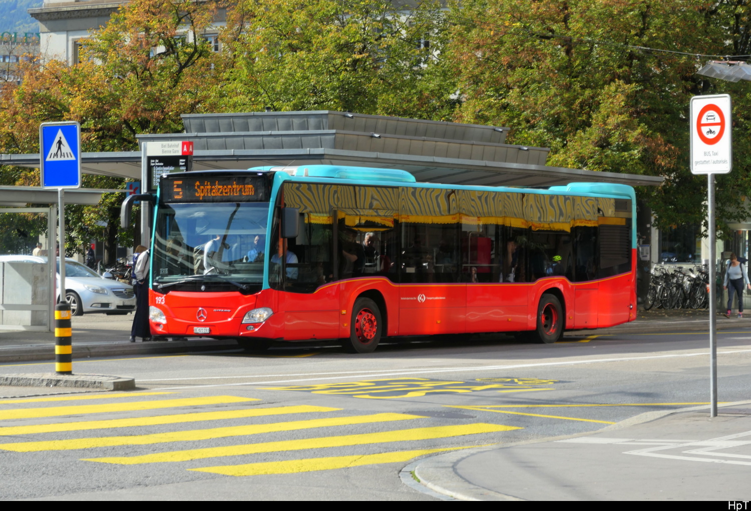 VB Biel  - Mercedes Citaro  Nr.193 unterwegs auf der Linie 5 bei den Haltestellen vor dem Bahnhof Biel am 14.10.2026