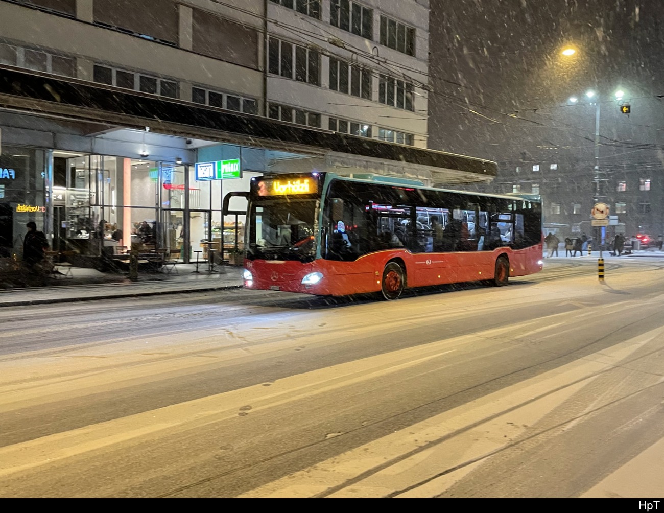 VB Biel - Mercedesc Citaro Nr.194 unterwegs bei Schneefall in Biel am 2024.01.09