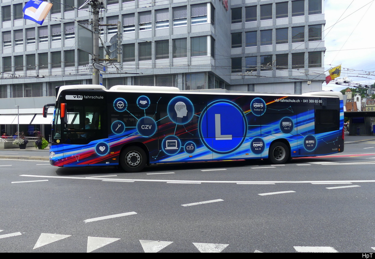VBL - Mercedes Citaro Nr.84  LU  244370 unterwegs als Fahrschule in Luzern am 27.07.2023