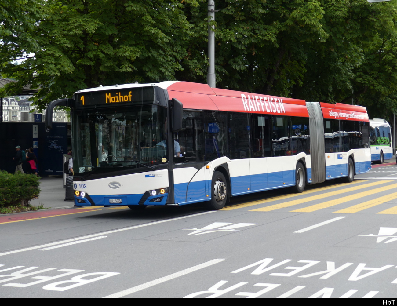 VBL - Solaris Urbino  Nr.102 LU 15095 unterwegs auf der Linie 1 in Luzern am 27.07.2023