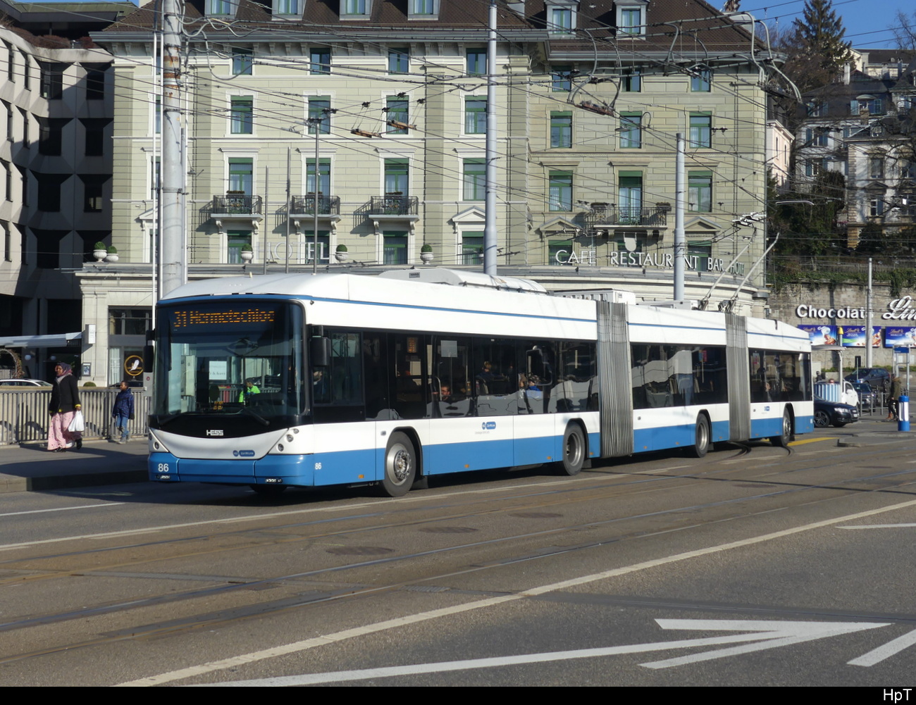 VBZ - Hess Trolleybus Nr.86 unterwegs am 12.02.2023