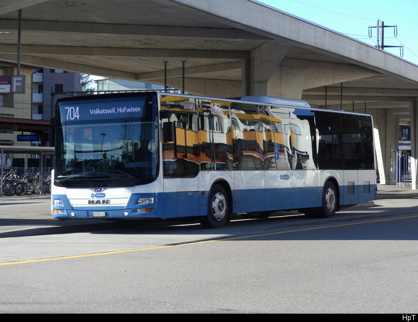 VBZ - MAN Lion`s City Nr.40  ZH 540114 bei den Bushaltestellen beim Bhf. Schwerzenbach am 03.02.2024