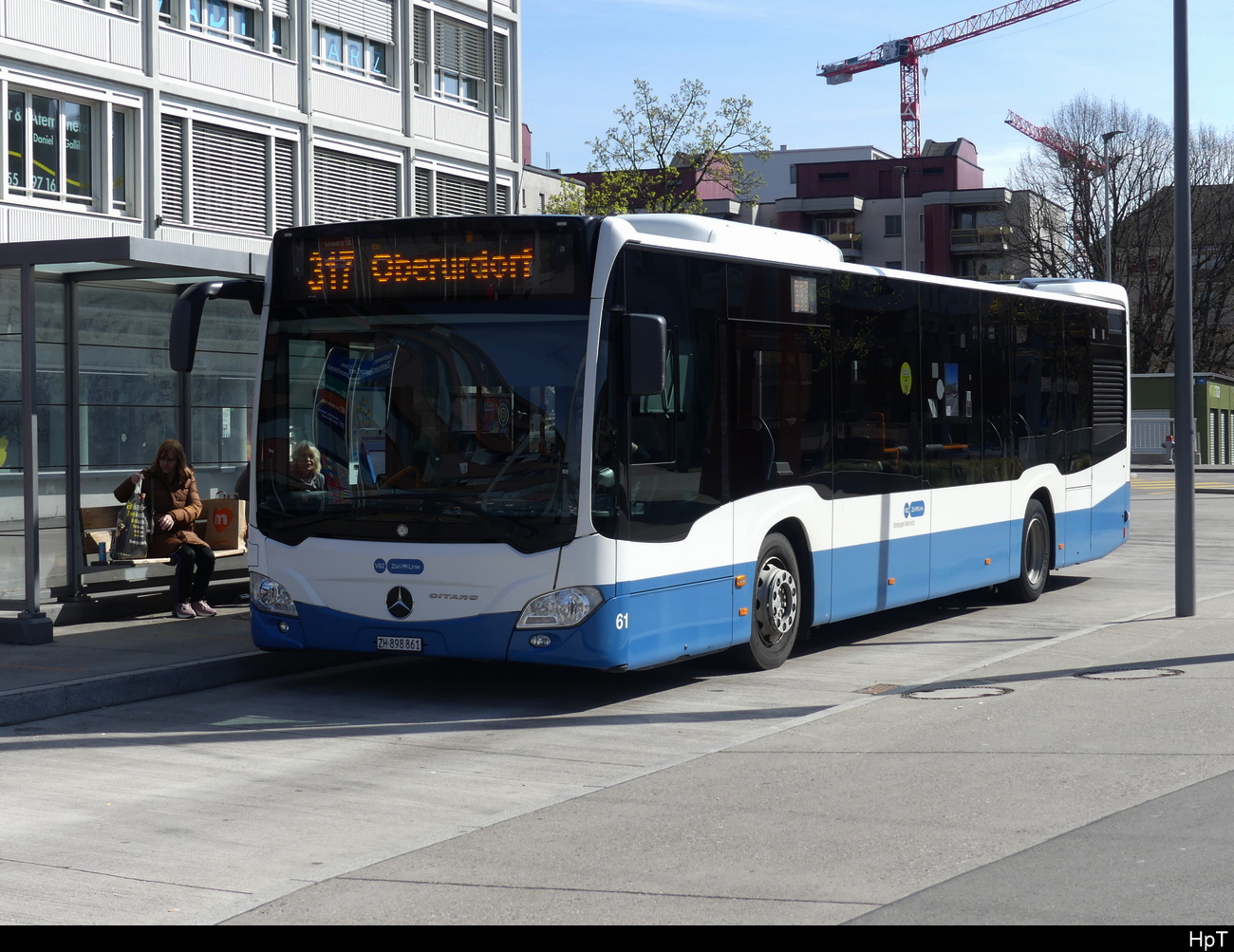 VBZ - Mercedes Citaro Nr.61   ZH 898861 unterwegs auf der Linie 317 in Schlieren am 10.04.2023