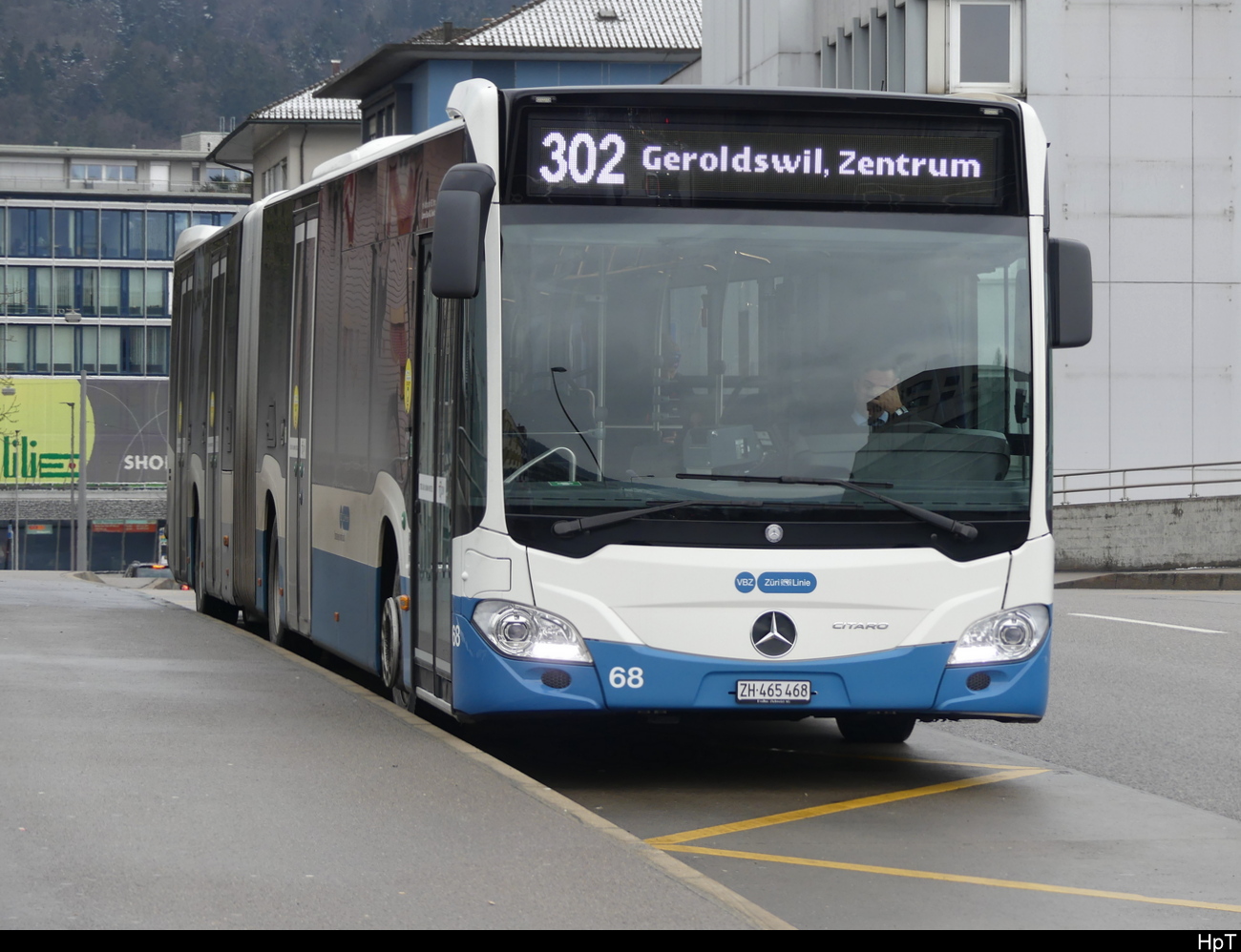 VBZ - Mercedes Citaro Nr.68  ZH 465468 unterwegs auf der Linie 302 in Schlieren am 22.01.2023