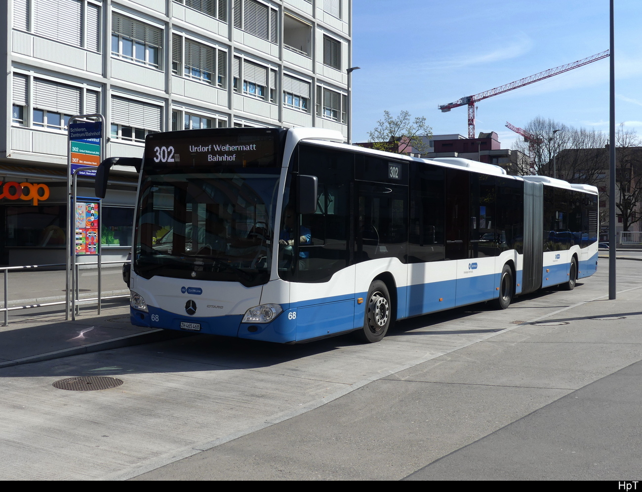 VBZ - Mercedes Citaro Nr.68  ZH 465468 unterwegs auf der Linie 302 in Schlieren am 10.04.2023