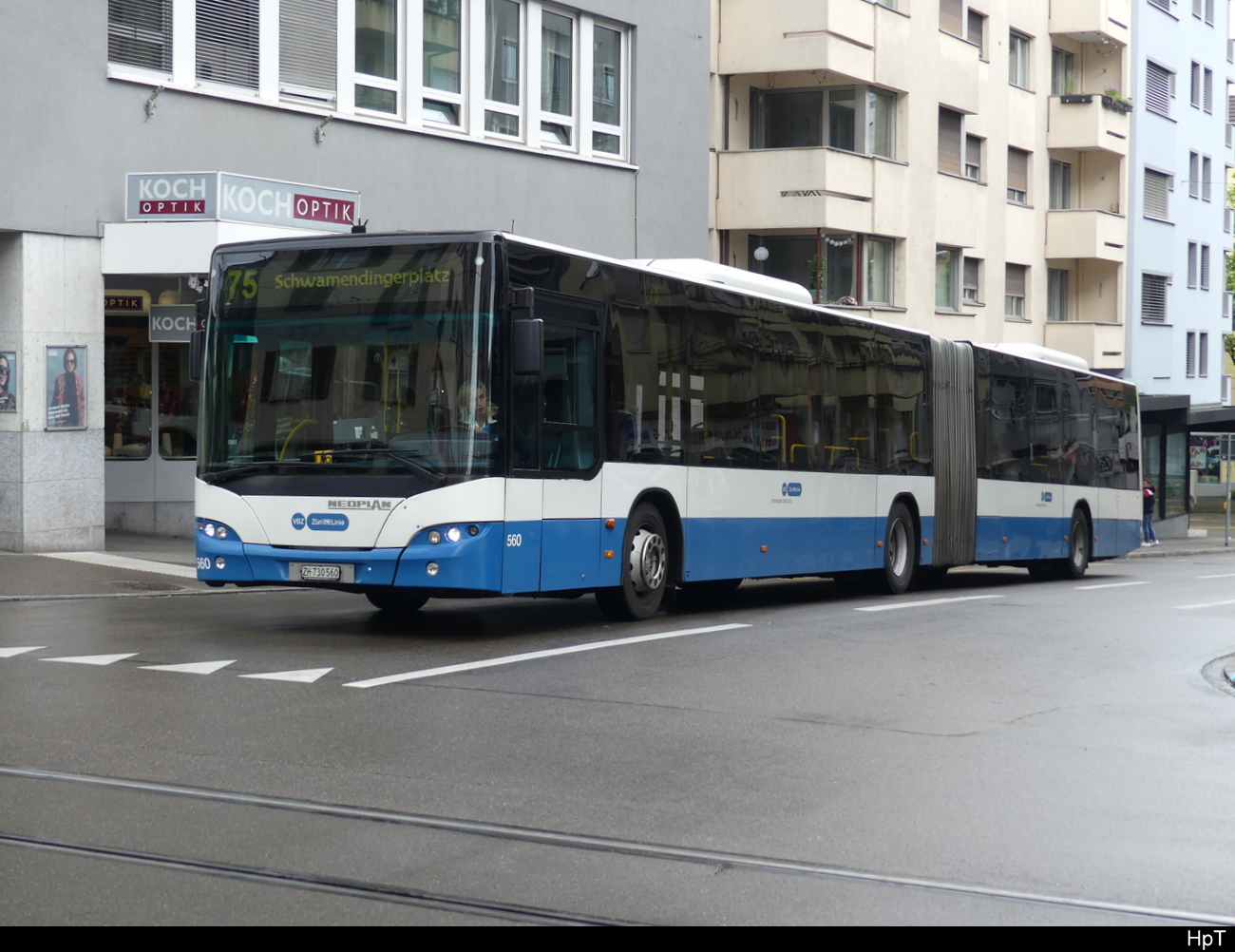 VBZ - Neoplan Nr.560 unterwegs auf der Linie 75 in Zürich Oerlikon am 13.05.2023