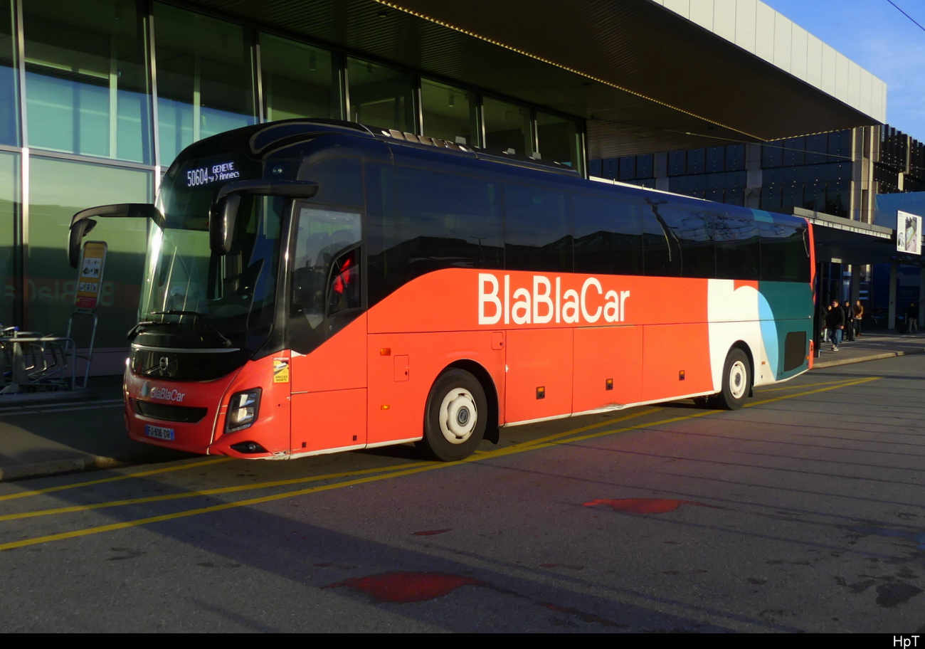 Volvo Reisebus beim Flughafen Genf am 01.01.2023