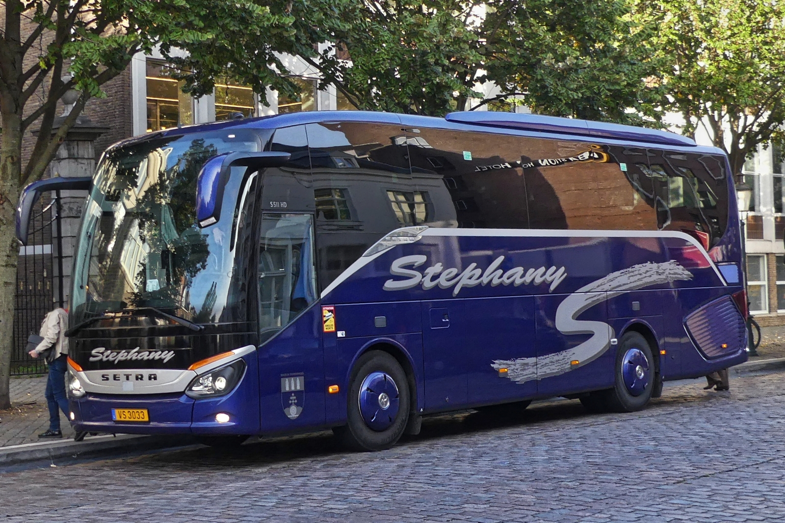 VS 3033, Setra S 511 HD, von Autobus Stephany aus Troisvierges, gesehen in Maastricht. 10.2023