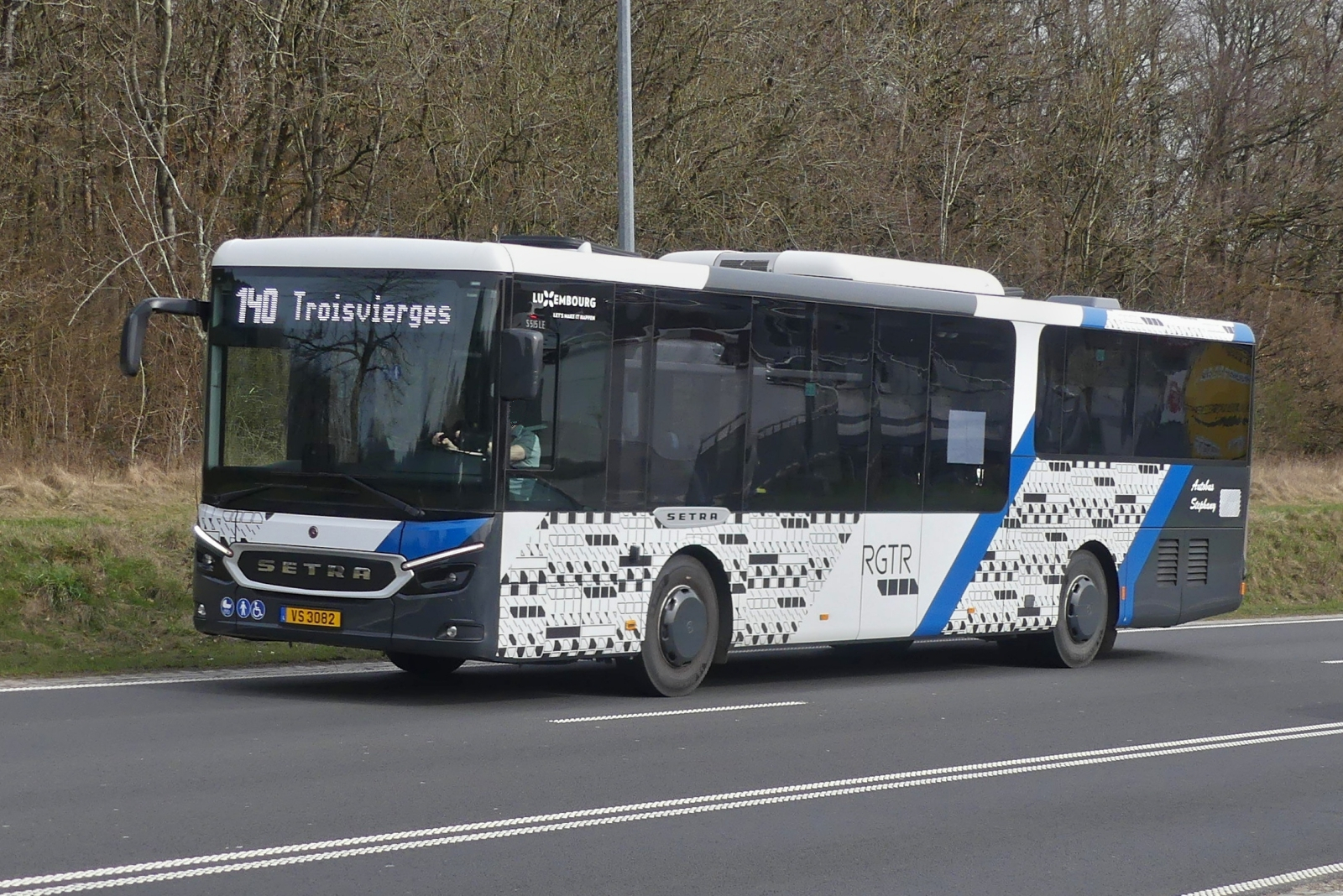 VS 3082, Setra S 515 LE, von Autobus Stephany, auf der Linie 140, Wiltz - Troisvierges unterwegs, aufgenommen nahe Pommerloch. 03.2026