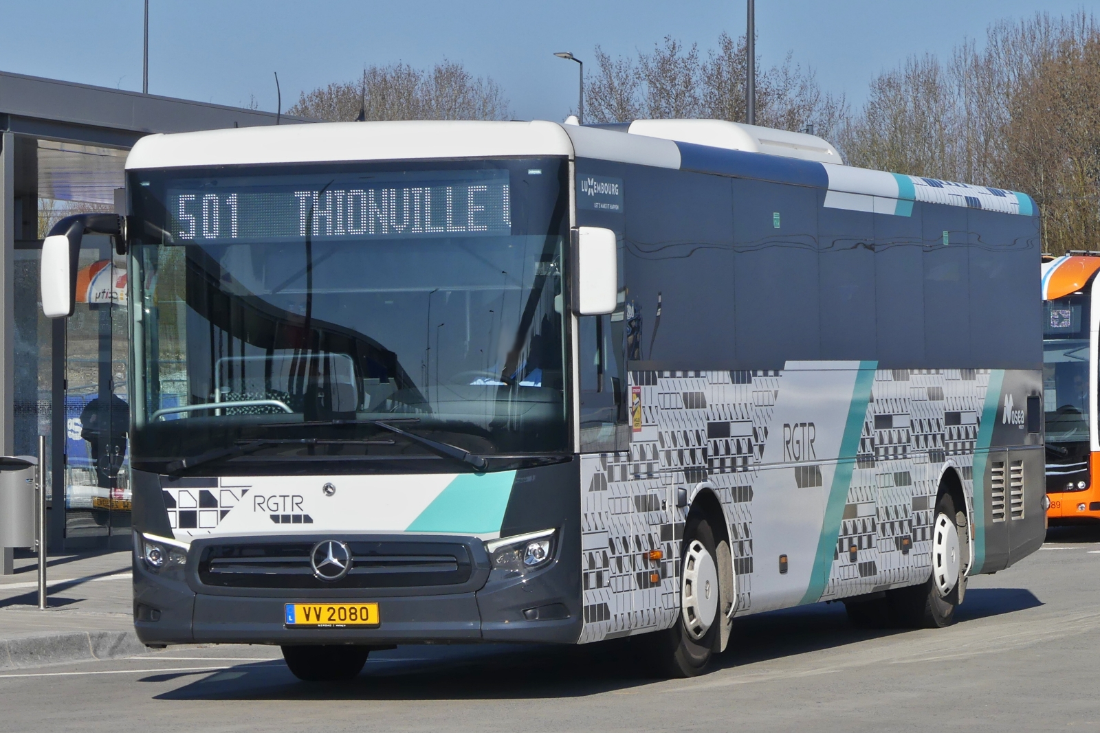 VV 2080, Mercedes Benz Intouro, von Mosea Mobility, am Busbahnhof Howald. 03.2026