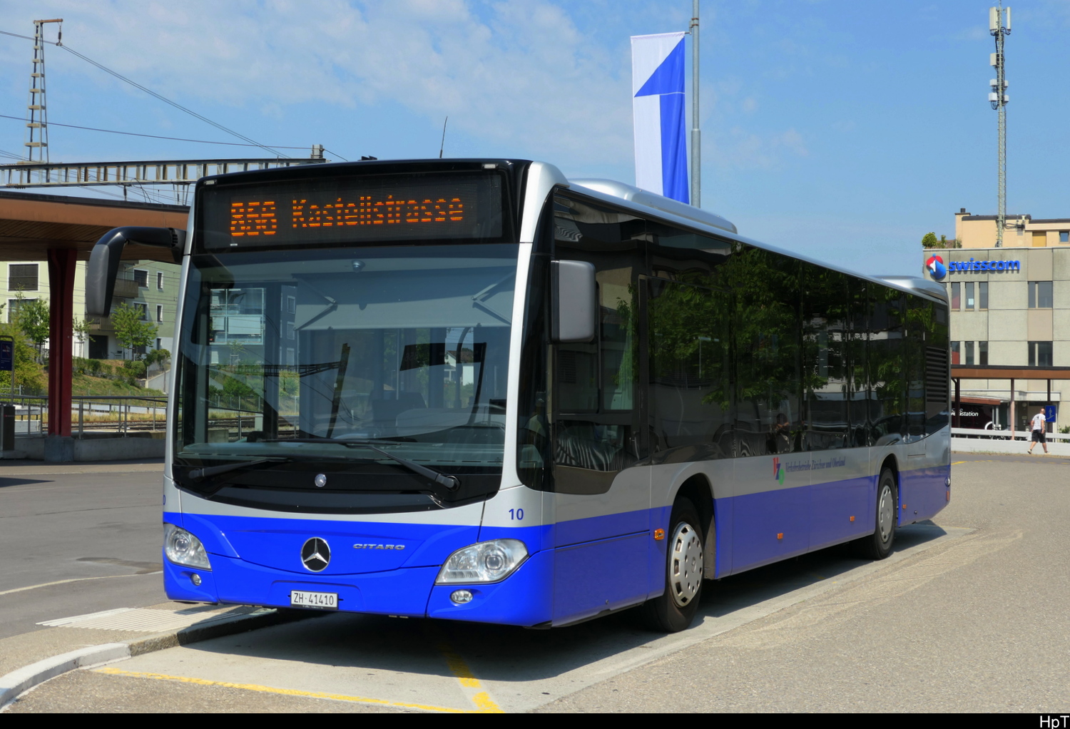 VZO - Mercedes Citaro  Nr.10 bei den Haltestellen beim Bahnhof Wetzikon am 31.07.2026
