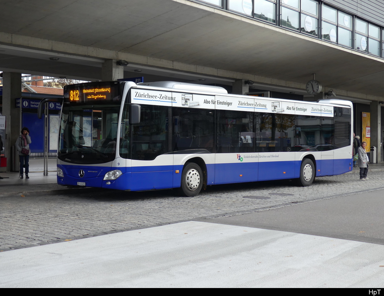 VZO - Mercedes Citaro Nr.9  ZH 41409 unterwegs auf der Linie 812 vor dem Bhf. Uster an dem Bushaltestellen 11.11.2023