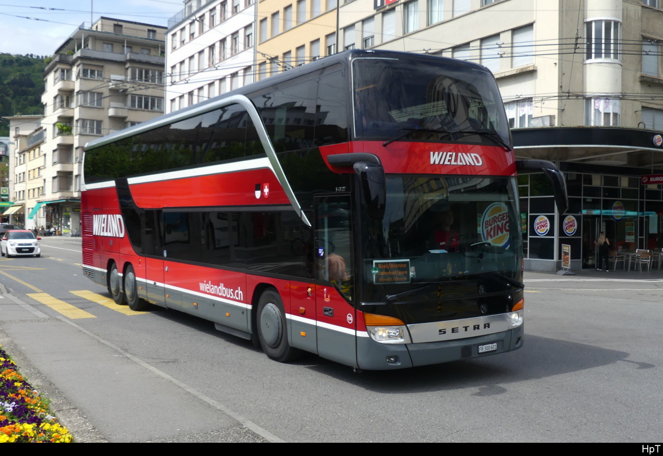 Wieland - Setra S 431 DT  FR  300601 unterwegs für die SBB im Bahnersatz zwischen Biel - Neuchâtel am 07.05.2023
