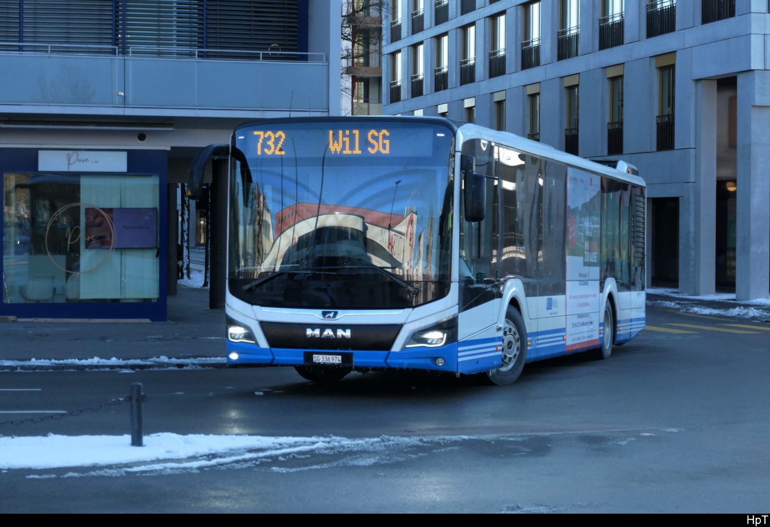 Wil Mobil - MAN Lion`s City Hybrid  Nr.261 SG  336974 unterwegs in Wil am 04.01.2026