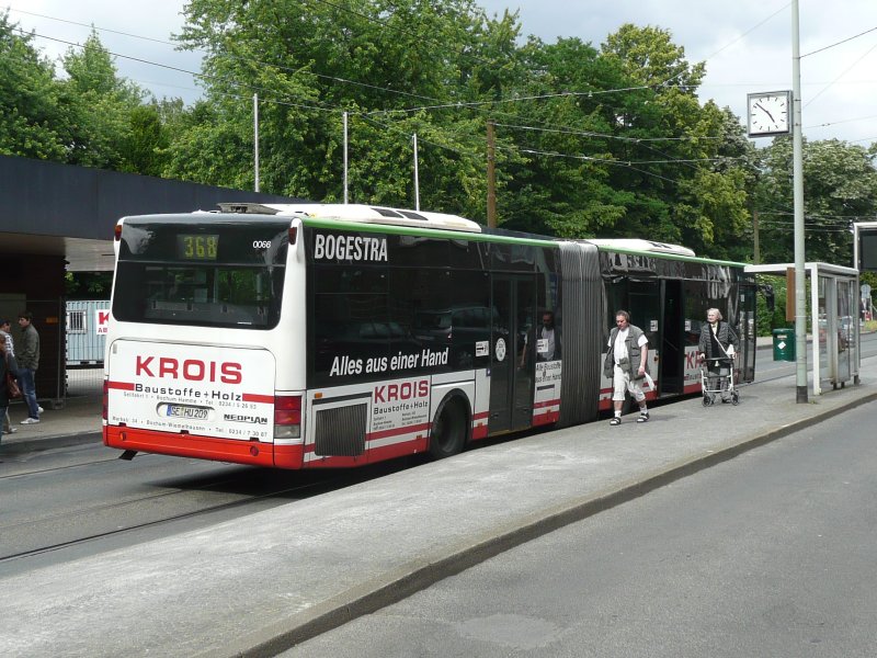 03.06.09,NEOPLAN der BOGESTRA Nr.0066 in Wanne Eickel.