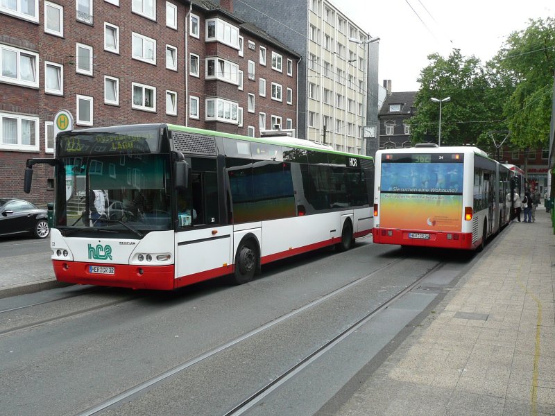 03.06.09,NEOPLAN der HCR Nr.32 und MB-CITARO der HCR Nr.54 in Wanne Eickel.