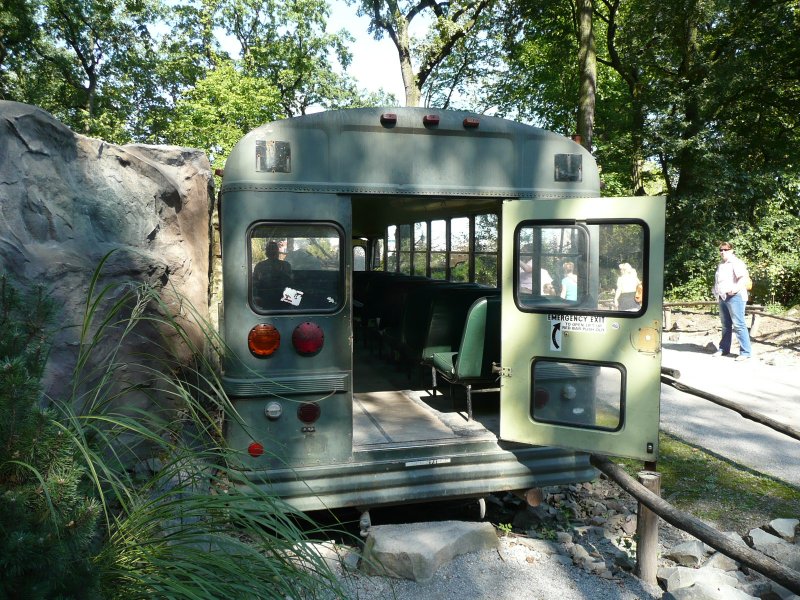 11.09.08,ZOOM-Erlebniswelt in Gelsenkirchen,ausgemusterter Bus der US-Army als Ausstellungsstück.