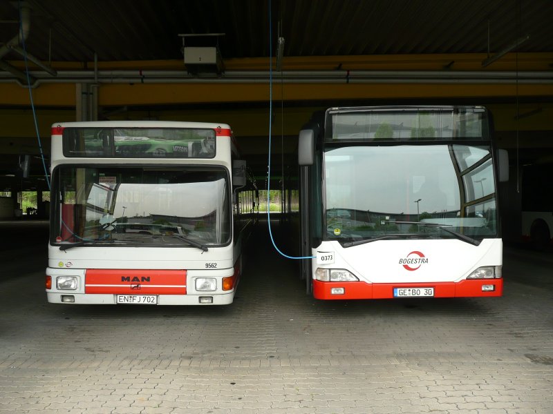 16.04.09,Bogestra Omnibus-Betriebshof und Werkstatt in Gelsenkirchen-ckendorf,MAN Nr.9562 und MB-Citaro Nr.0373.