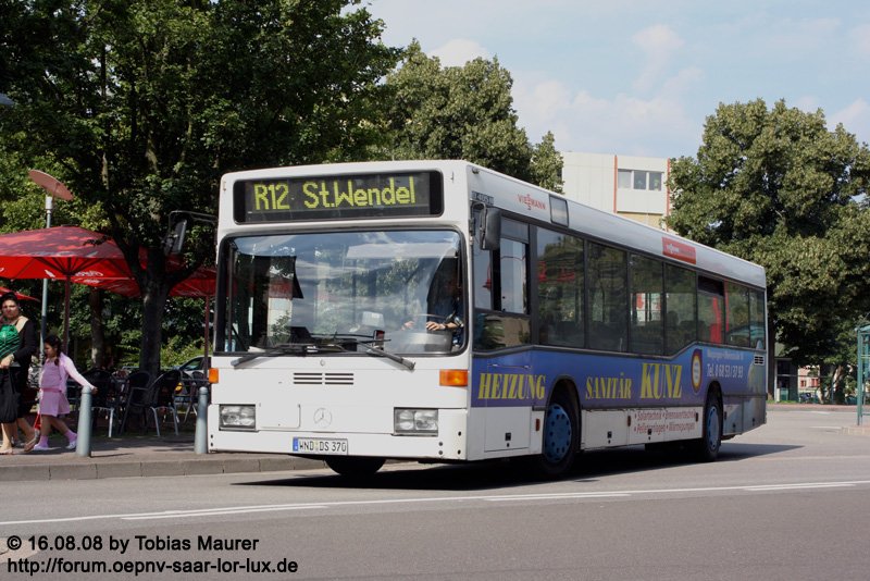 16.08.08: Auf der R12 nach St. Wendel konnte ich den WND-DS 370 ablichten. Der O 405 N war vorher im Dienste der TWK Kaiserslautern unterwegs.