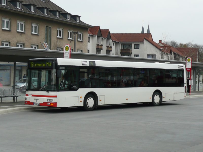 19.04.08,privater MAN im Linienverkehr am Stadtbahnhof in Iserlohn.