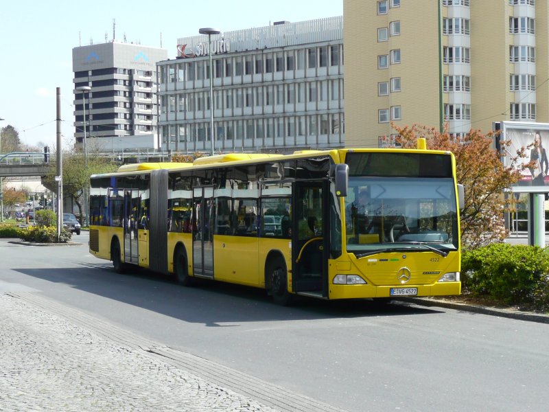 20.04.08,MB-CITARO der EVAG Nr.4522 in Essen-Steele am S-Bahnhof.