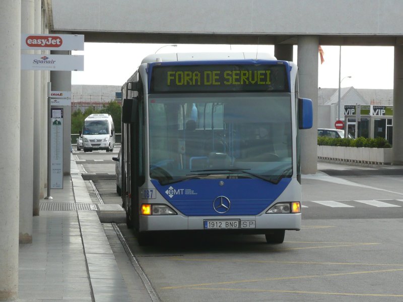 25.11.08,MB-CITARO der EMT Nr.087 als Servicebus am Flughafen von Palma de Mallorca/Spanien.