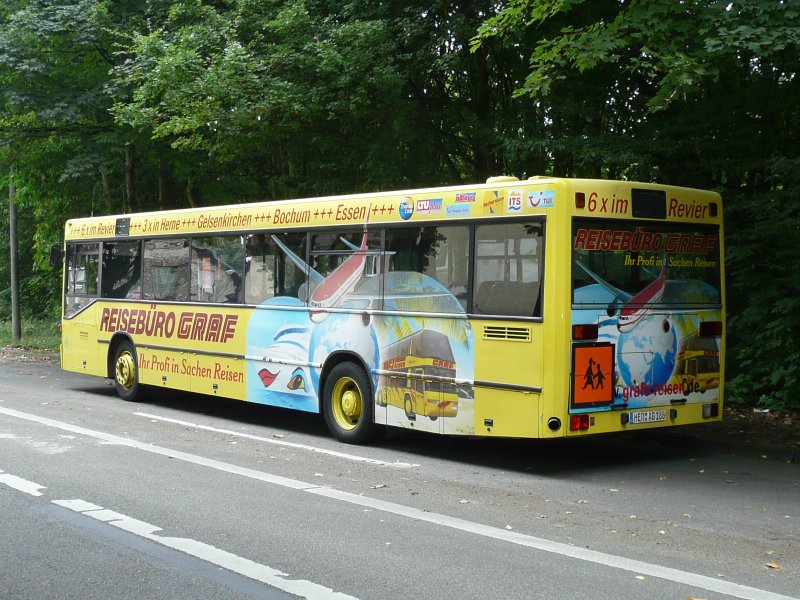 27.08.08,MB der Firma GRAF Nr.205 als Schulbus in Gelsenkirchen,Wannerstrae.