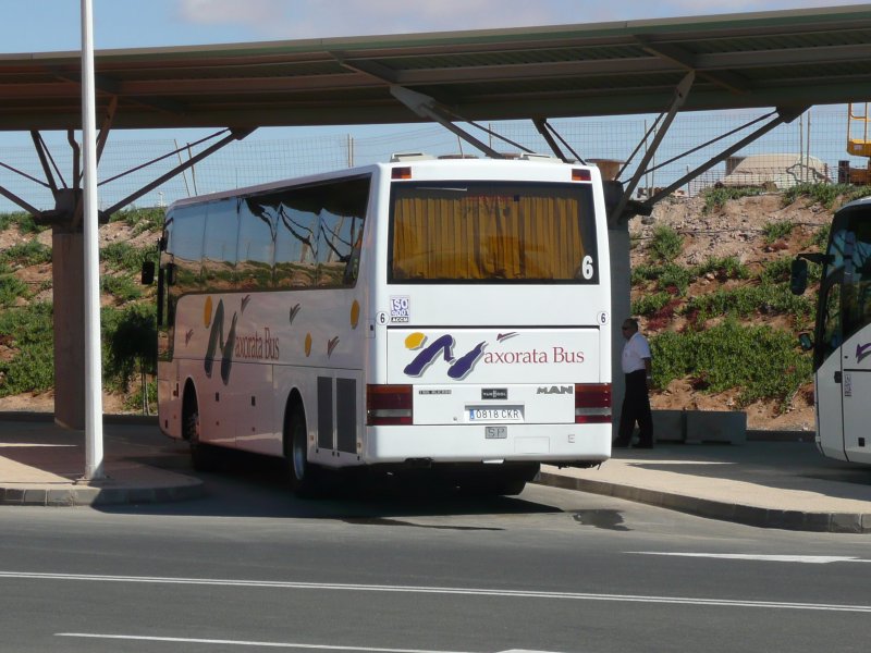 29.06.09,MAN VAN HOOL am Aeropuerto de Fuerteventura  El Matorral .