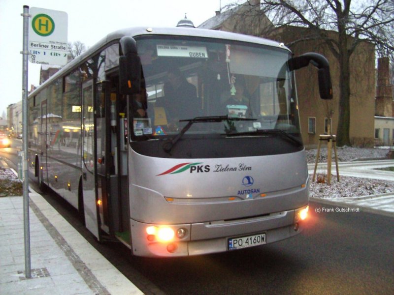 41528W auf der Linie Guben/Gubin Zielona Gora am 21.12.2007, Haltestelle: Guben, Berliner Strae