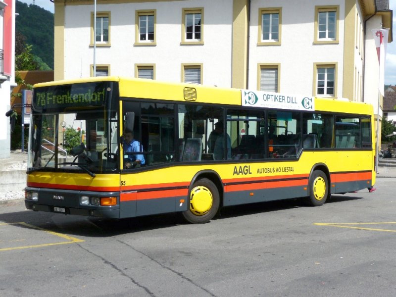 AAGL - MAN Bus Nr.55 BL 7007 bei der Haltestelle vor dem Bahnhof in Liestal am 02.08.2008