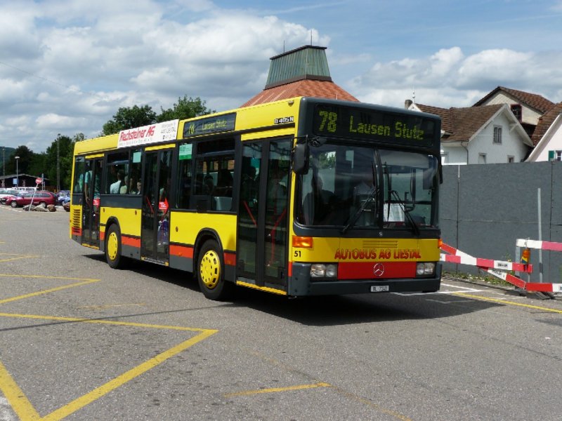AAGL - Mercedes O 405 Bus Nr.51 BL 7140 unterwegs zuden Haltestelle vor dem Bahnhof in Liestal am 02.08.2008