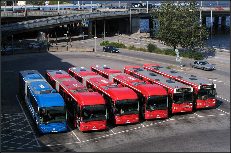Abgestellte Linienbusse in Stockholm (Slussen). 19.08.2007 (Jonas)