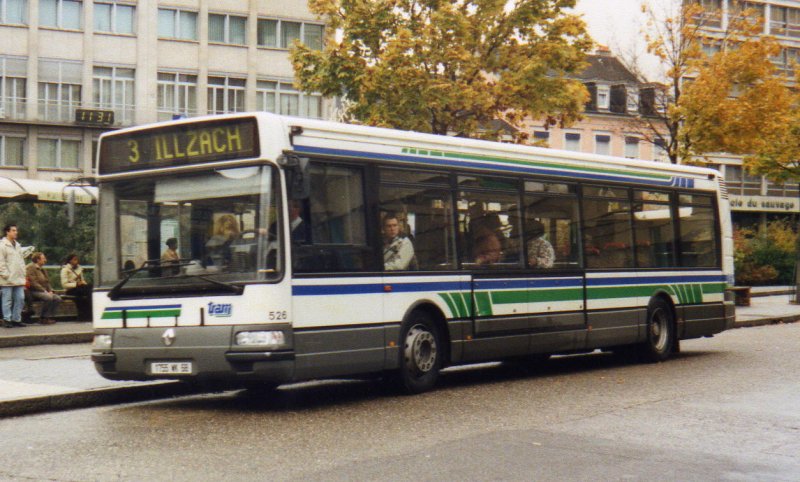 Agora Solobus Nr 526 am alten Busbahnhof am 01/04/02.