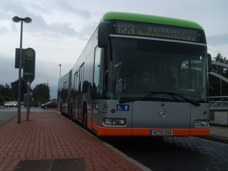 Als Buslinie 123 steht ein O530 G der stra am Endpunkt Buchholz/Noltemeyerbrcke