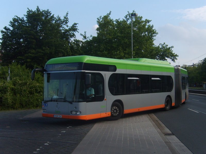 Am 13.7.07 fhrt ein O530 G CNG in den Betriebshof Vahrenwald ein