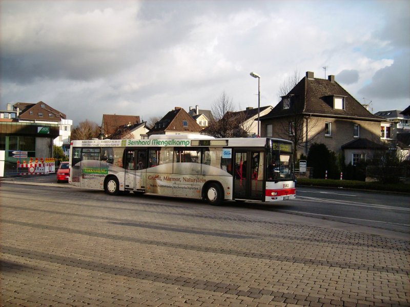 An einem sonnigen Sptnachmittag lies sich dieser Gefhrte von Selmer Reisen in Unna am bahnhof auf der Linie R53 ablichten.