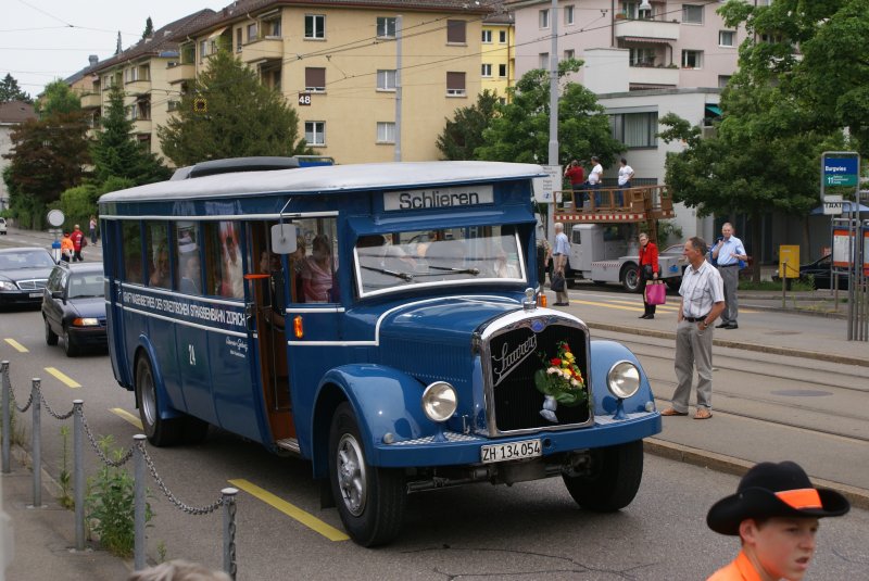 Anlsslich der Erffnung des Zricher Trammuseums am 26.05.2007 war dieser Museums Bus der Firma Saurer zu sehen.