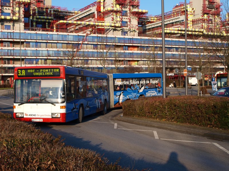 ASEAG Gelenkbus vor dem Aachener Klinikum