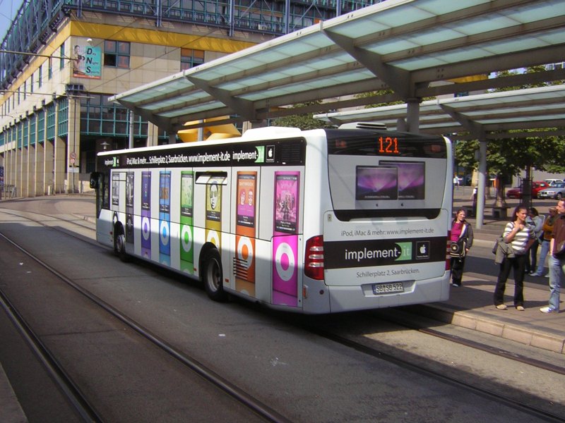 Auf diesem Foto ist der Citaro Bus nochmal auf Bahnsteig B des Saarbrcker Hauptbahnhof zu shen.