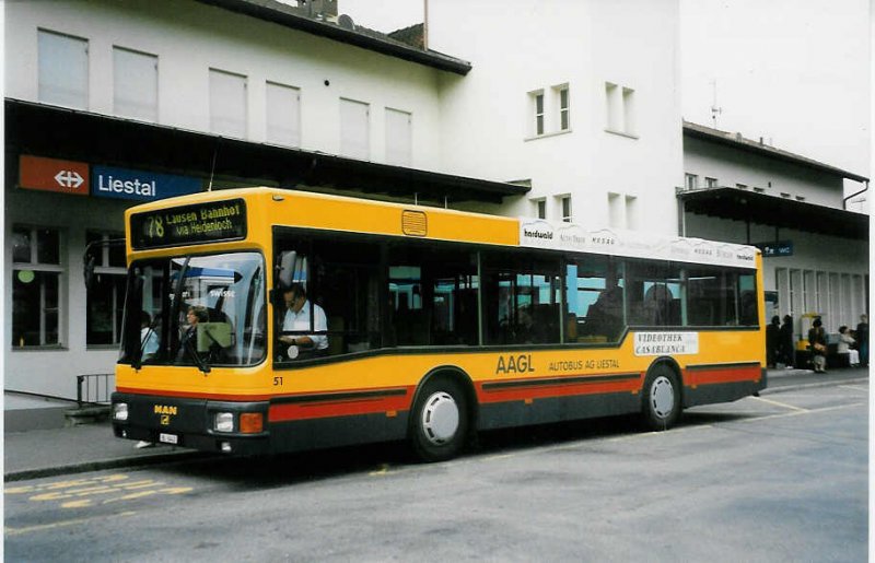 Aus dem Archiv: AAGL Liestal Nr. 51/BL 6443 MAN am 9. Juli 1998 Liestal, Bahnhof