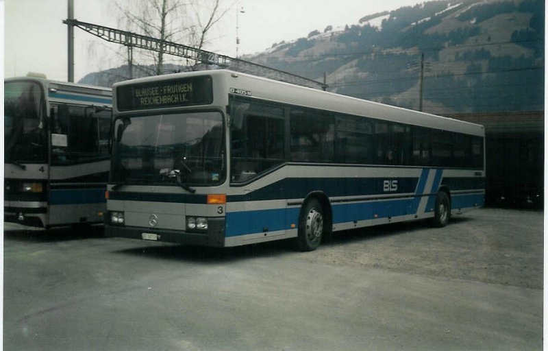 Aus dem Archiv: AFA Adelboden (BLS) Mercedes O 405N Jahrgang 1992 am 10. April 1995 Frutigen, Gterbahnhof